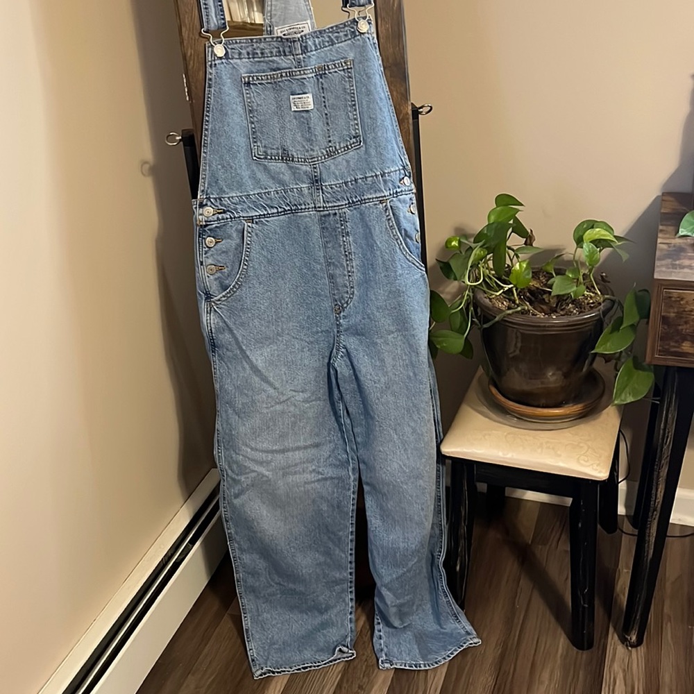 Levi’s overalls